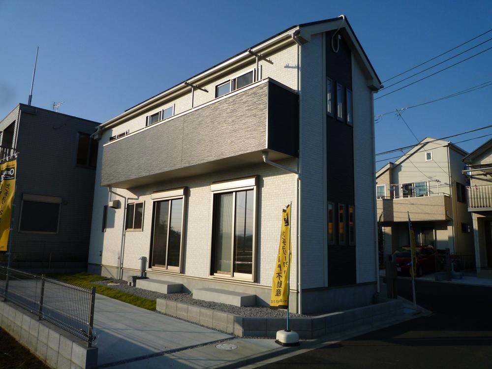 Local appearance photo. Local (11 May 2013) Shooting