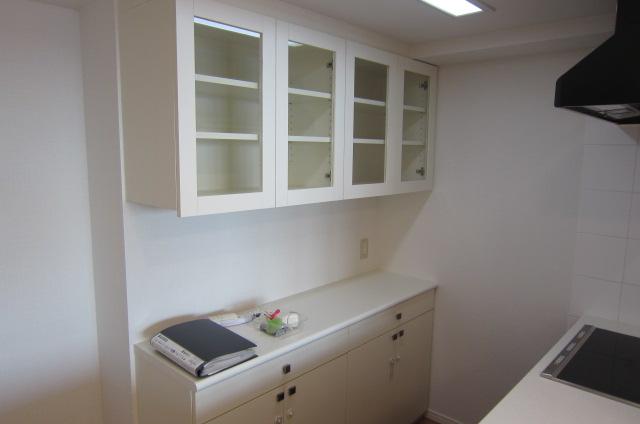 Kitchen. Shades of the kitchen and a matching, Rear storage