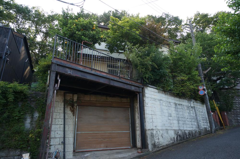 Local photos, including front road. Local (June 2013) Shooting