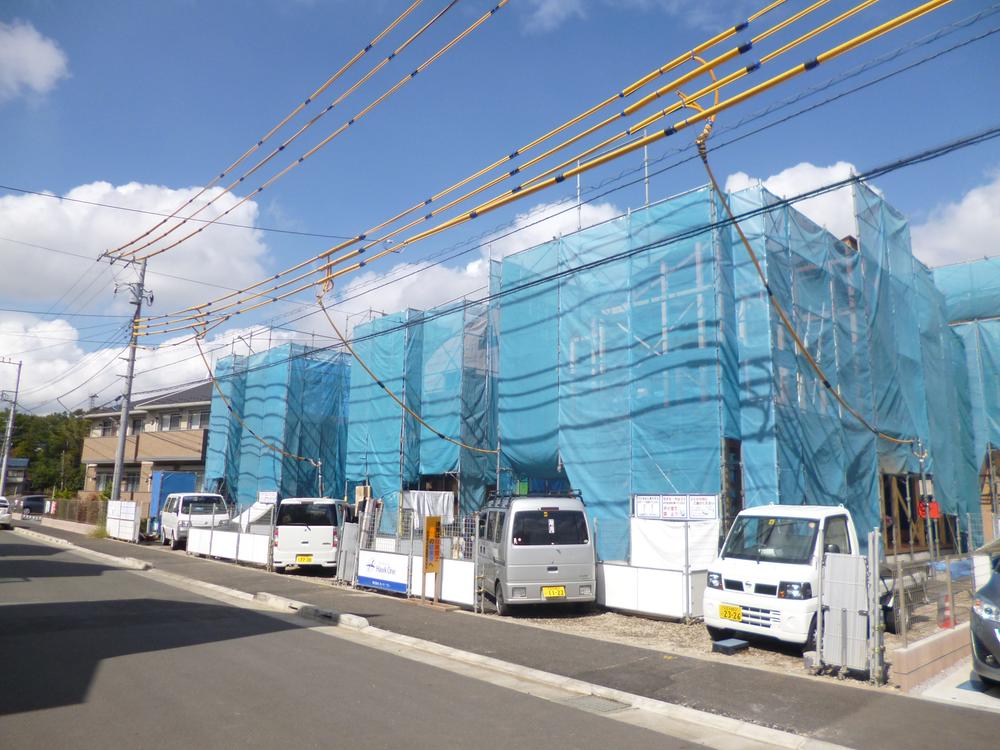 Local photos, including front road. Local (10 May 2013) Shooting