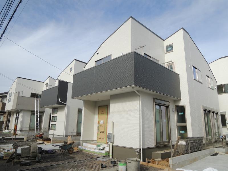 Local appearance photo. Local (12 May 2013) Shooting