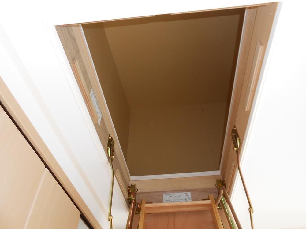 Receipt. Indoor (July 2013) shooting Grenier Building 2