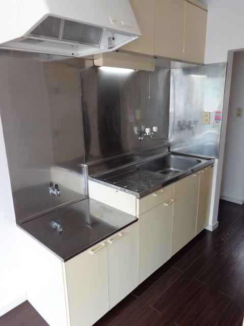 Kitchen. ☆ 2-neck is a gas stove can be installed kitchen ☆