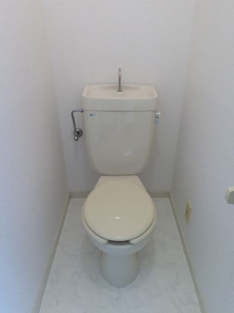 Toilet. ☆ It is a popular bus toilet another toilet ☆