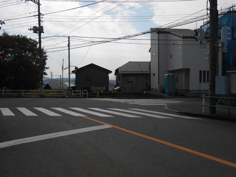 Local photos, including front road. Local (10 May 2013) Shooting