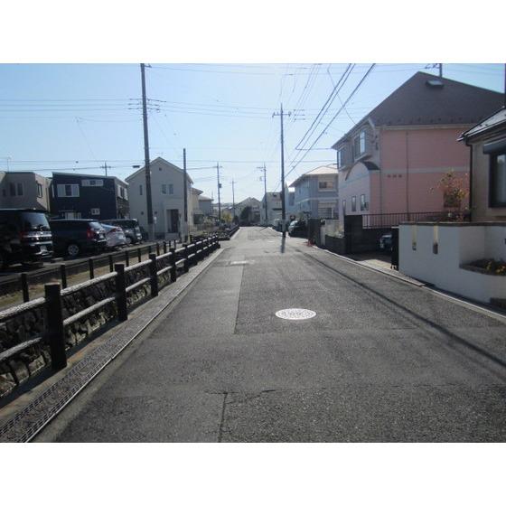 Other local. Frontal road