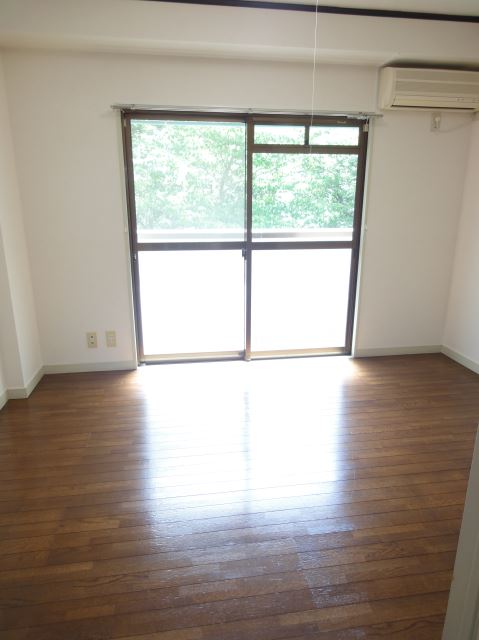 Living and room.  ☆ Western-style plug the east-facing morning sun ☆ 