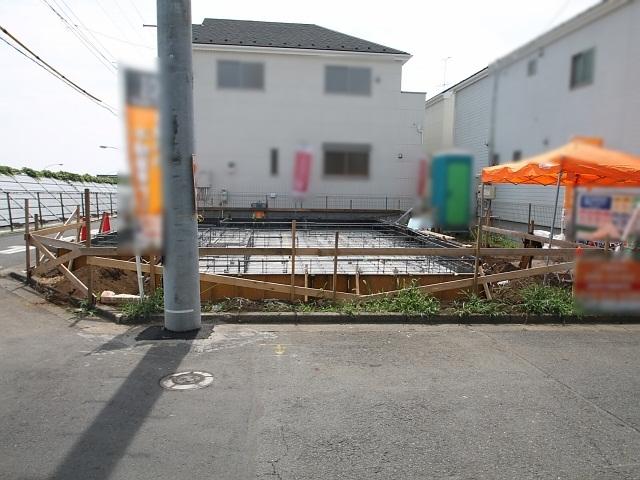 Local appearance photo. Time basis