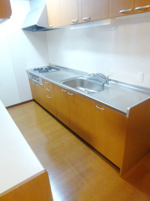 Kitchen. 3-neck large kitchen