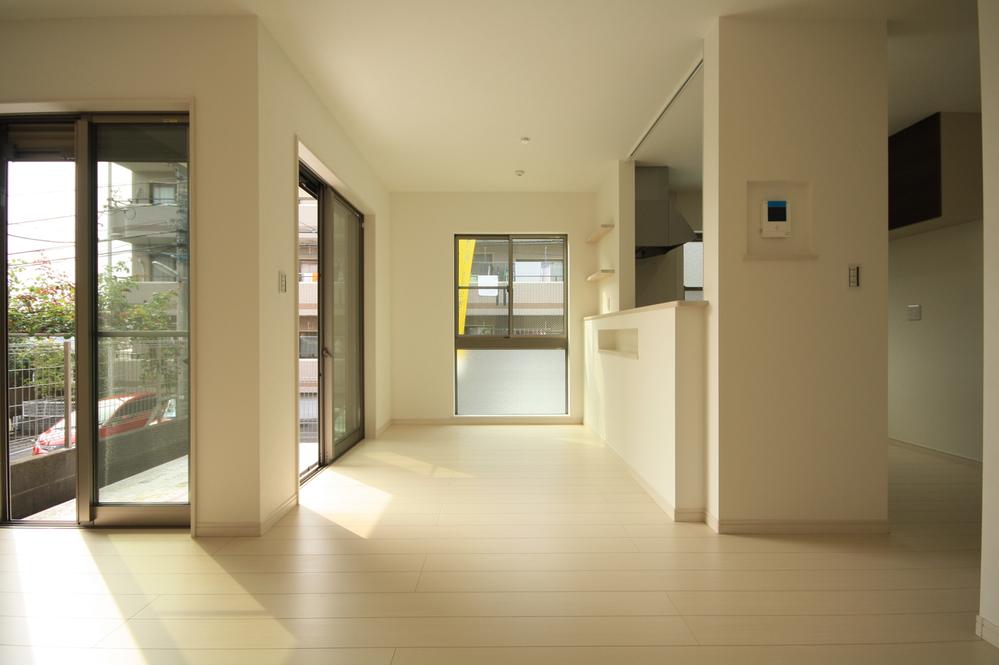 Same specifications photos (living). Example of construction