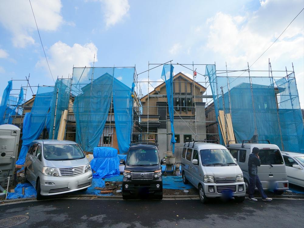 Local appearance photo. Local (11 May 2013) Shooting