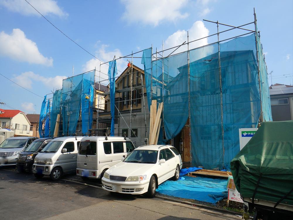 Local appearance photo. Local (11 May 2013) Shooting