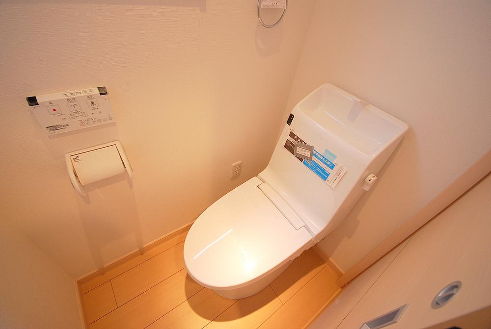 Toilet. Indoor (July 2013) Shooting