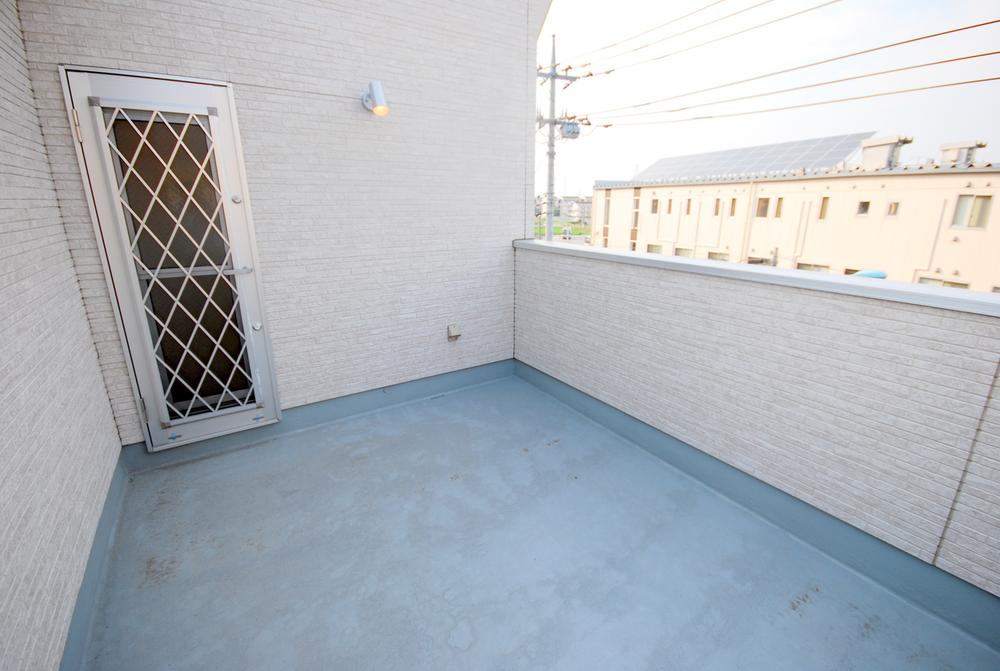 Balcony. Local (July 2013) Shooting