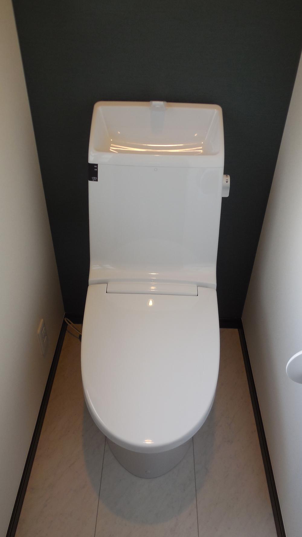 Toilet. Indoor (September 2013) Shooting