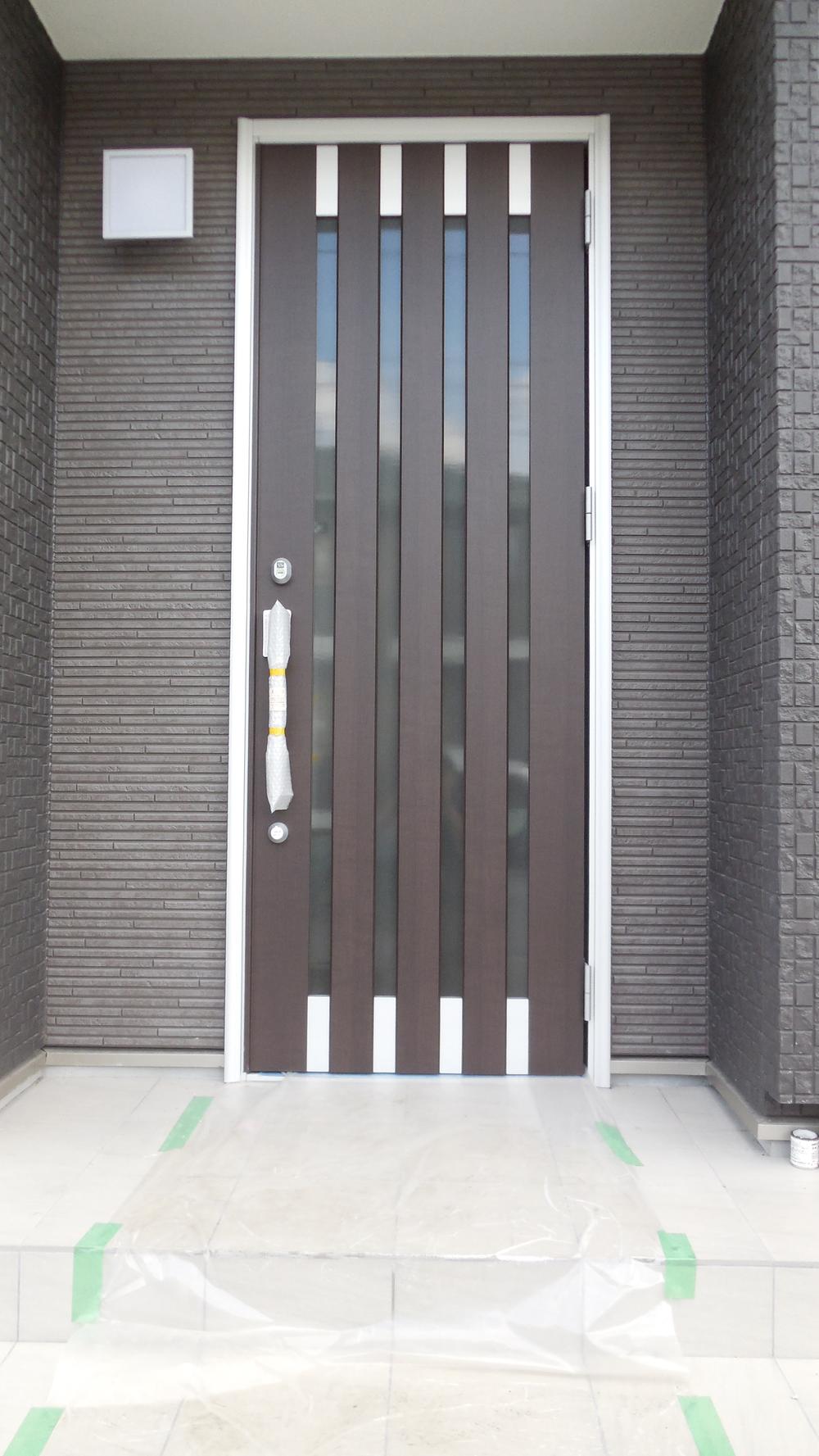 Entrance. Local (September 2013) Shooting