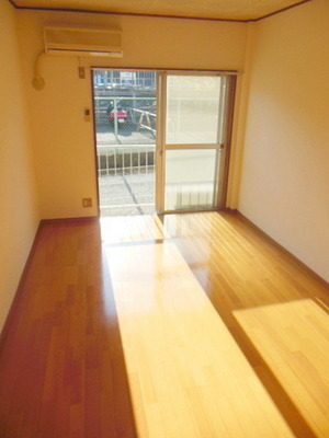 Living and room. It is a good room of per yang