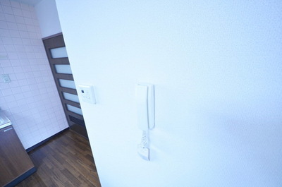 Security.  ☆ Intercom equipped ☆ 