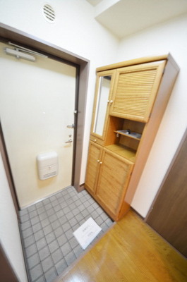 Entrance.  ☆ Shoe box storage also of course equipped ☆ 