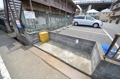 Other. Seven-Eleven Hino Station store up to (other) 10m