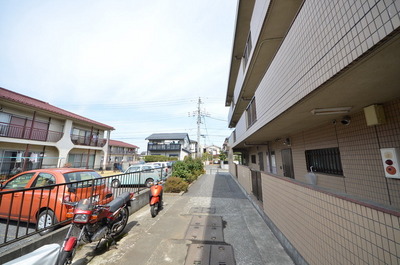 Other. 10m to Inageya Hino Station shop (Other)