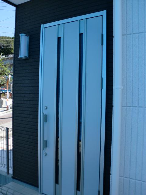 Entrance. Local (September 2013) Shooting