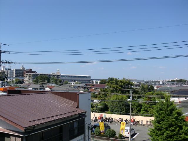 View photos from the dwelling unit. View from local (September 2013) Shooting