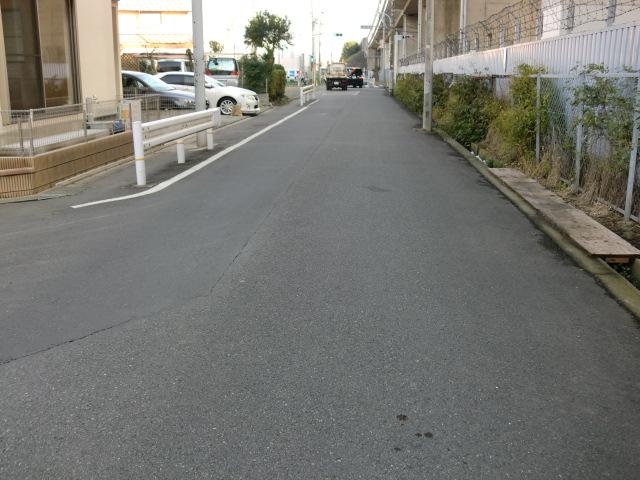 Local photos, including front road. Local (11 May 2013) Shooting