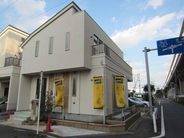 Local appearance photo. Building 3