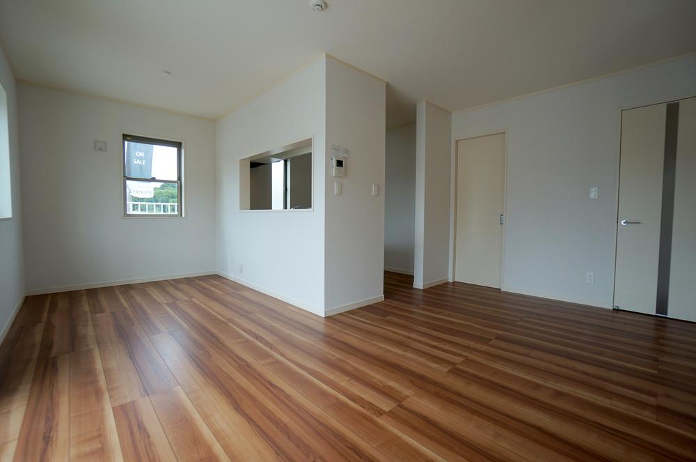 Same specifications photos (living). Example of construction