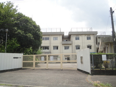 Primary school. Nakata to elementary school (elementary school) 95m