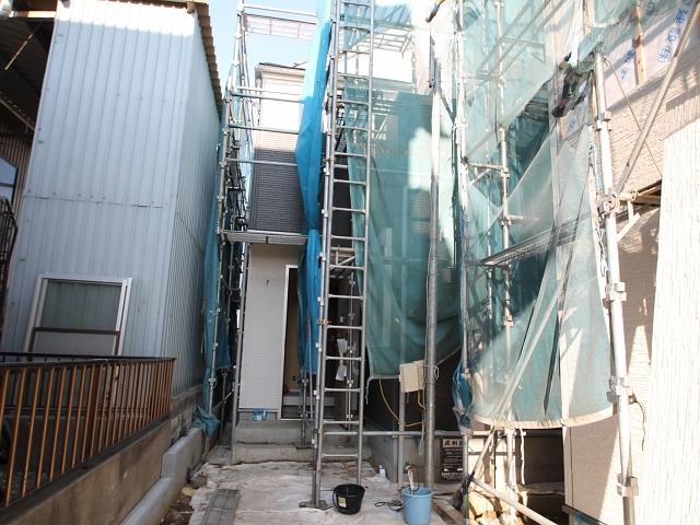 Local appearance photo. Building 3 Under construction