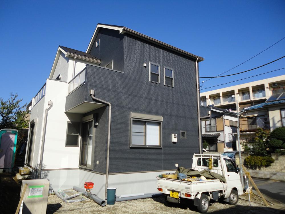 Local appearance photo. Local (11 May 2013) Shooting