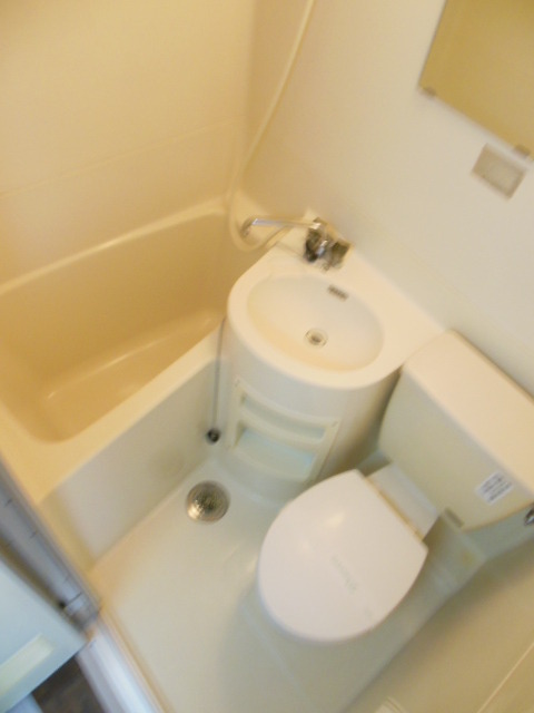 Bath. Easy-to-use unit type