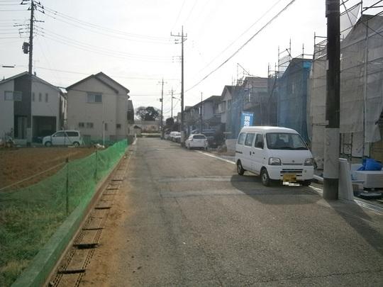 Local photos, including front road. Frontal road