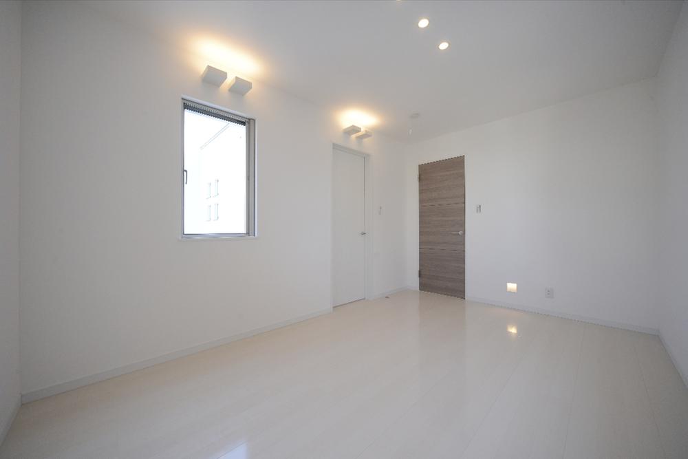 Non-living room. Indoor (11 May 2013) Shooting