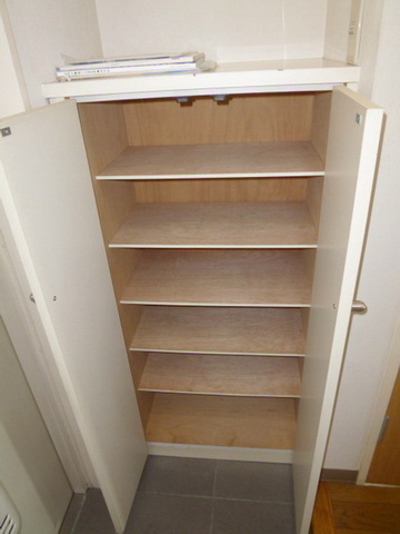 Entrance. Entrance housed plenty