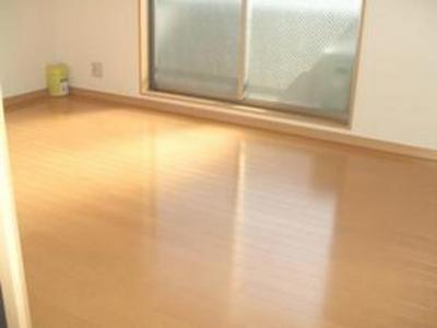 Living and room. Western-style 6 Pledge!