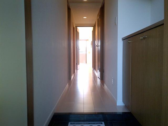 Entrance. Local (11 May 2013) Shooting