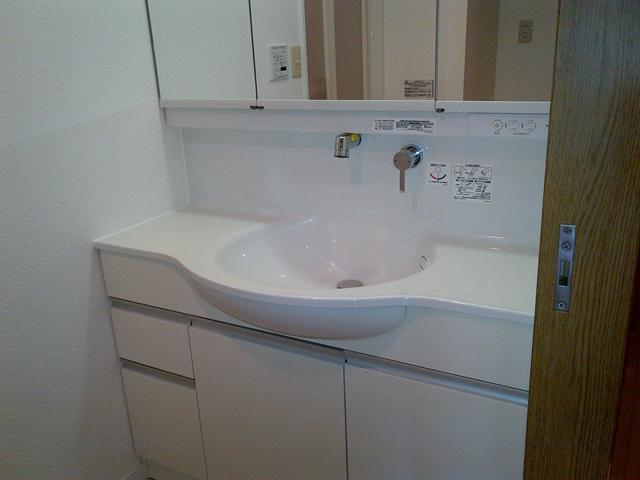 Wash basin, toilet. Indoor (11 May 2013) Shooting