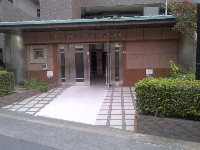 Entrance. Common areas