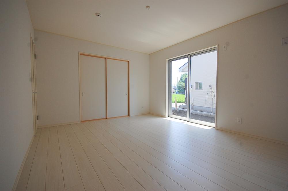 Same specifications photos (living). Example of construction