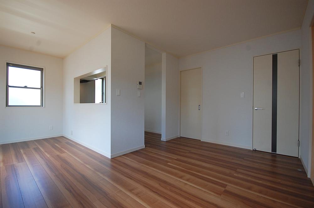 Same specifications photos (living). Example of construction