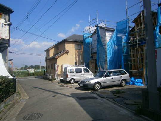 Local photos, including front road. Frontal road