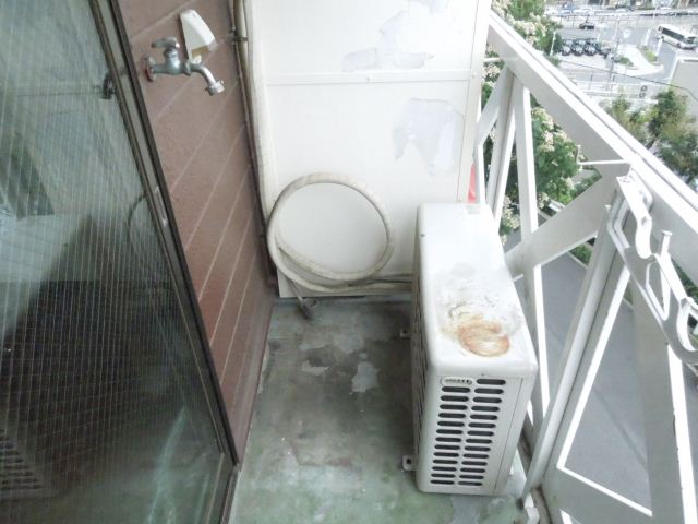 Other room space.  ☆ This outdoor Laundry Area ☆ 