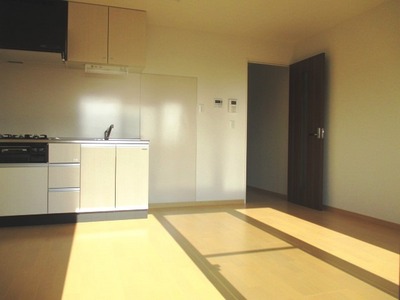 Living and room. ☆ Good per sun ☆