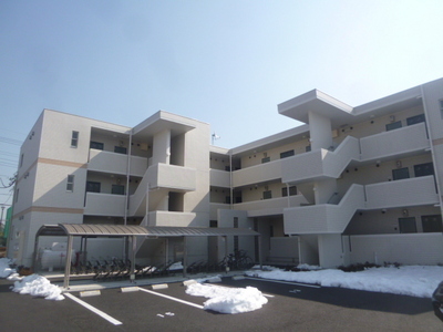 Building appearance. All 35 are household