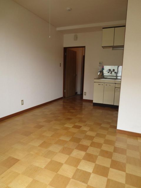 Living and room. 7 tatami flooring of the room