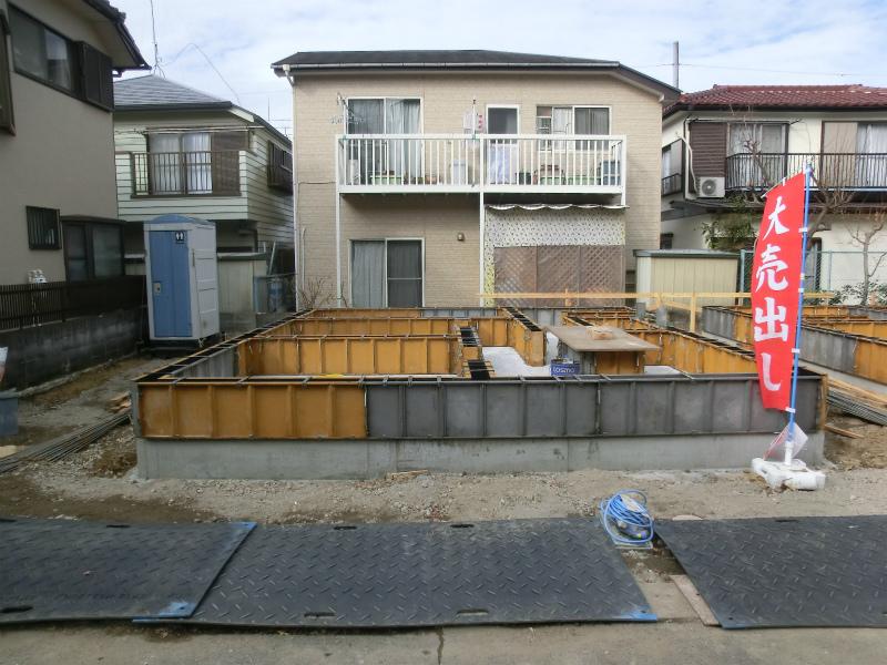 Local photos, including front road. Local (12 May 2013) Shooting