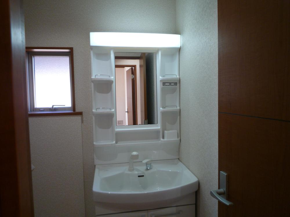 Wash basin, toilet. Indoor (12 May 2013) Shooting